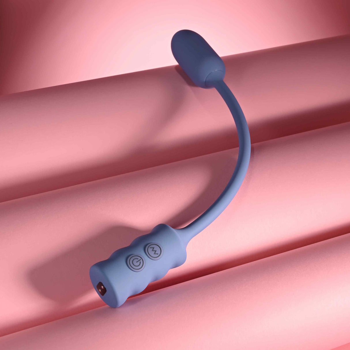 Gender X - Egg-streme Rechargeable Clitoral Vibrating Egg (Blue)